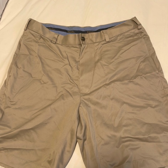 Brooks Brothers Lightweight Advantage 9” inseam chinos Khaki - Picture 1 of 3